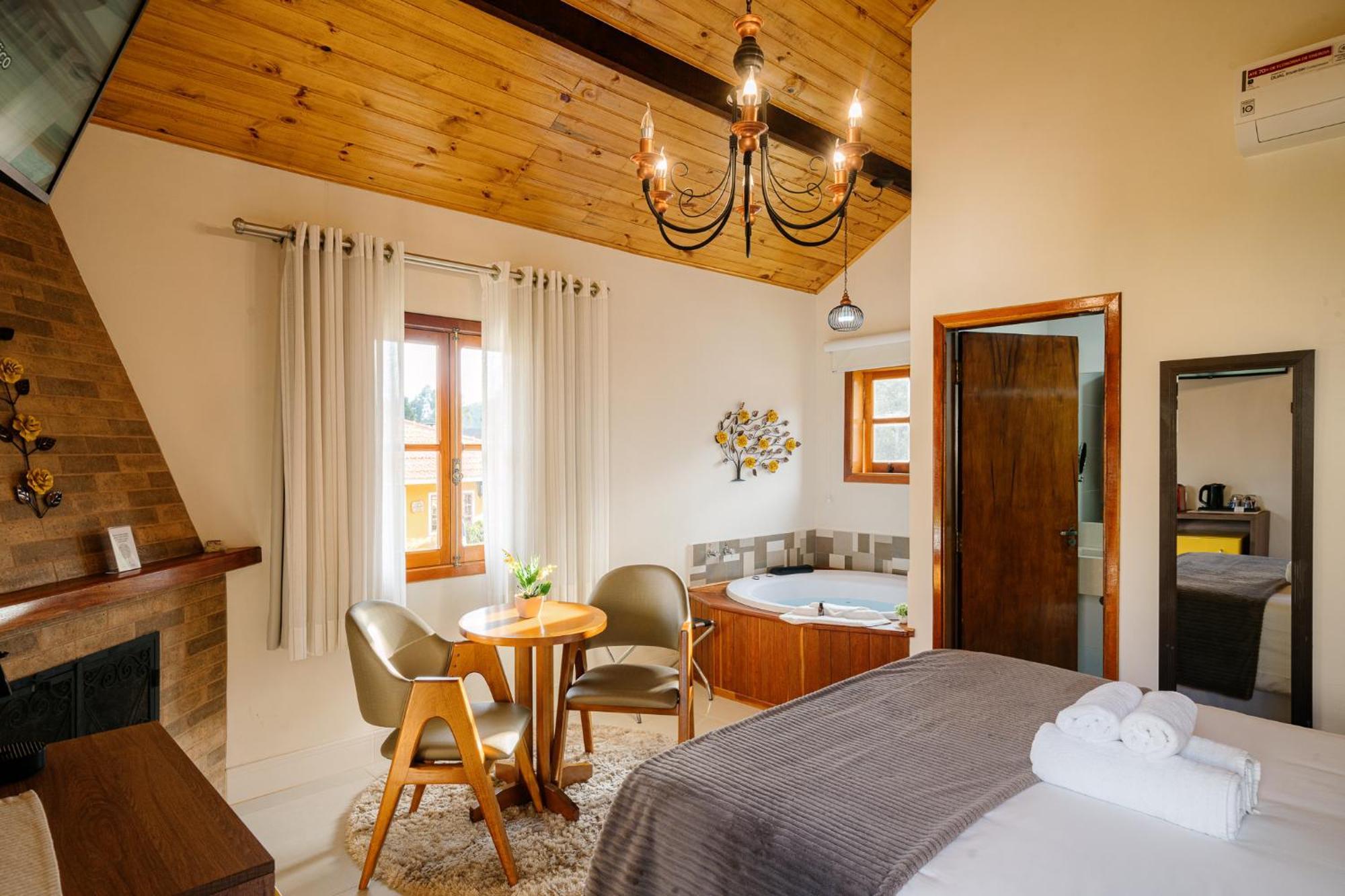 Valle Flores Monte Inn